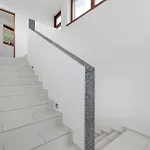 Apartment Two-level Modern With Spacious Terrace - Ideal Place For The By Renters *