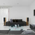 Two-level Modern With Spacious Terrace - Ideal Place For The By Renters Wisełka