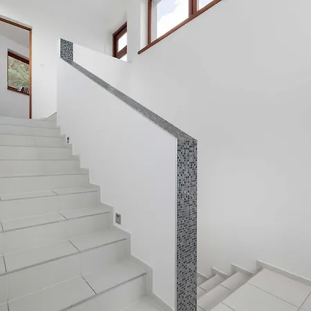 アパート Two-level Modern With Spacious Terrace - Ideal Place For The By Renters *