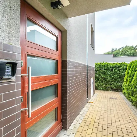 Two-level Modern With Spacious Terrace - Ideal Place For The By Renters アパート Wisełka