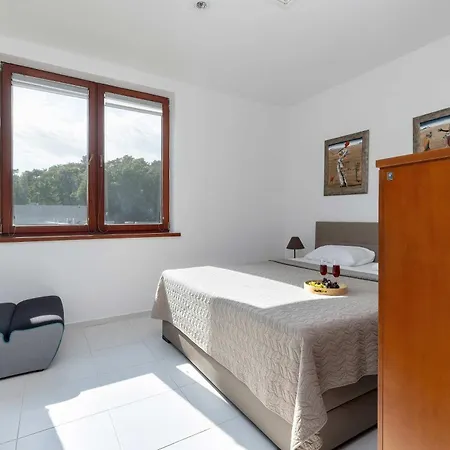 Two-level Modern With Spacious Terrace - Ideal Place For The By Renters Wisełka