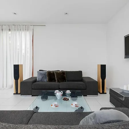 Two-level Modern With Spacious Terrace - Ideal Place For The By Renters Wisełka