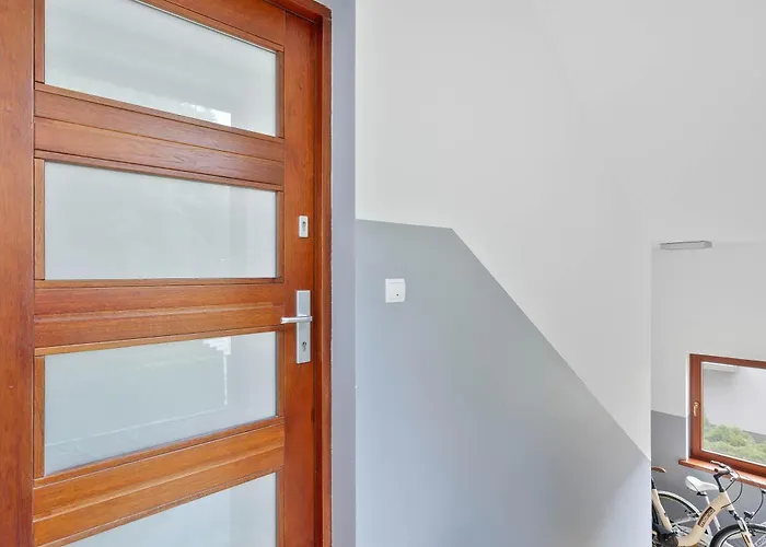 Two-level Modern With Spacious Terrace - Ideal Place For The By Renters Apartamento