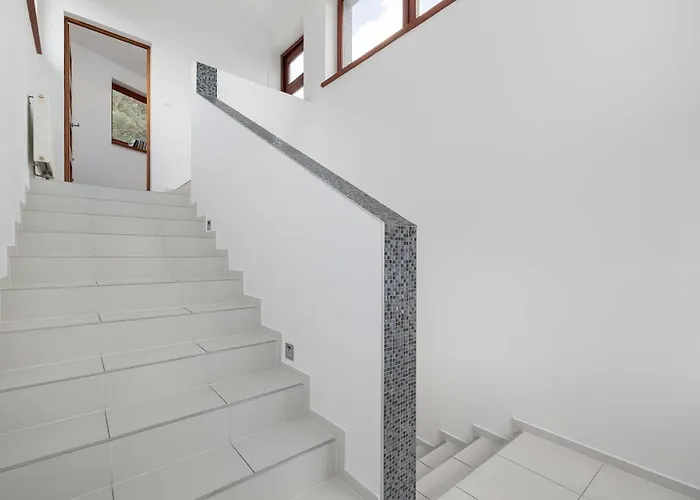 Apartamento Two-level Modern With Spacious Terrace - Ideal Place For The By Renters *