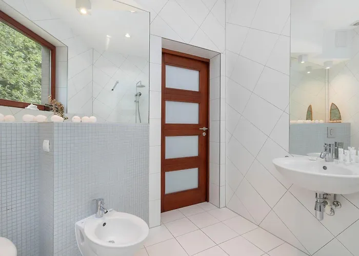 Two-level Modern With Spacious Terrace - Ideal Place For The By Renters Apartamento