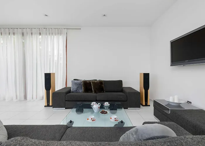 Two-level Modern With Spacious Terrace - Ideal Place For The By Renters Wisełka